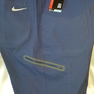 Nike TIGER Woods  Golf Shorts